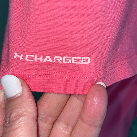 Under Armour Women’s size large V neck pink t-shirt - Picture 6 of 7